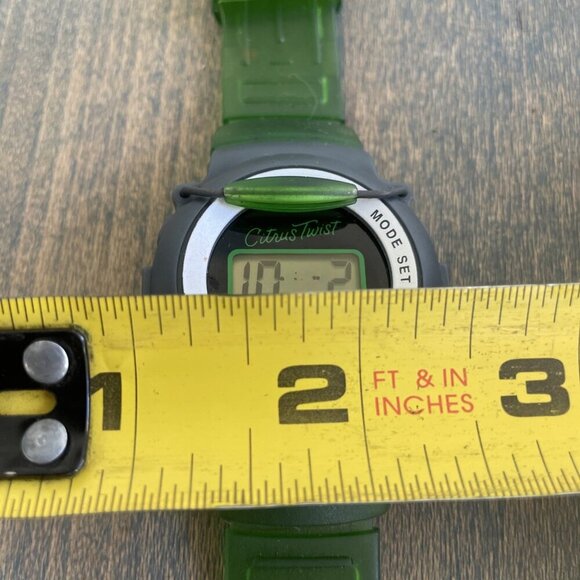 Vintage Smirnoff Vodka Citrus Twist Green Plastic Promo Watch New Battery (B4) - Picture 4 of 4